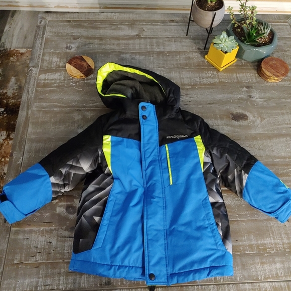 Boys winter coat - Picture 1 of 3